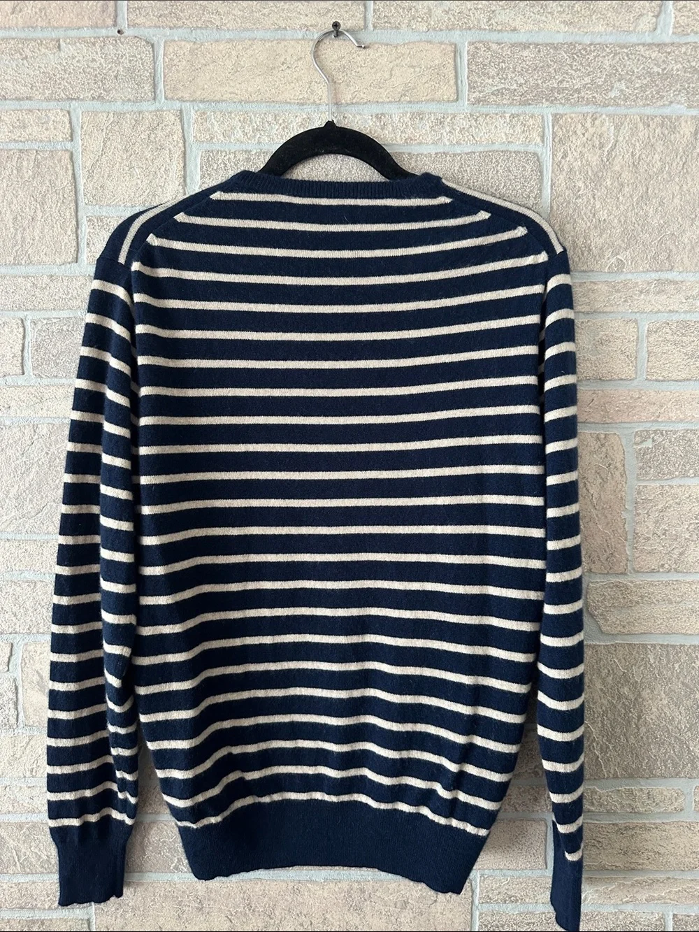 Men’s jcrew 100% Cashmere crewneck sweater in stripe Navy Blue Cream size M